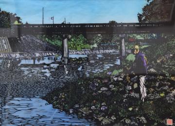 背景には橋が架かり川辺に立った男性が水面を眺めている様子の田幡 美佐男さんの切り絵の写真