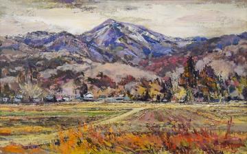 茶色の草木が広がる畑から望む奥にうっすらと白くなった笠山が描かれた吉野 富美夫さんのアクリル画の写真