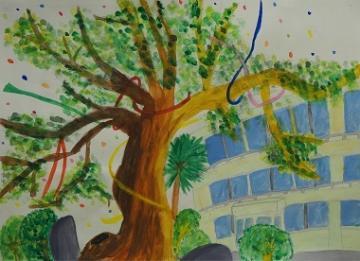 校舎の前の大くすに花吹雪が舞っているように描かれた有山 実里さんの作品