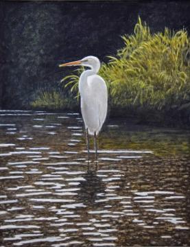 川べりの緑の草木を背景に一羽みなもに立つ白鷺が描かれた栗原 敏雄さんの水彩画の写真