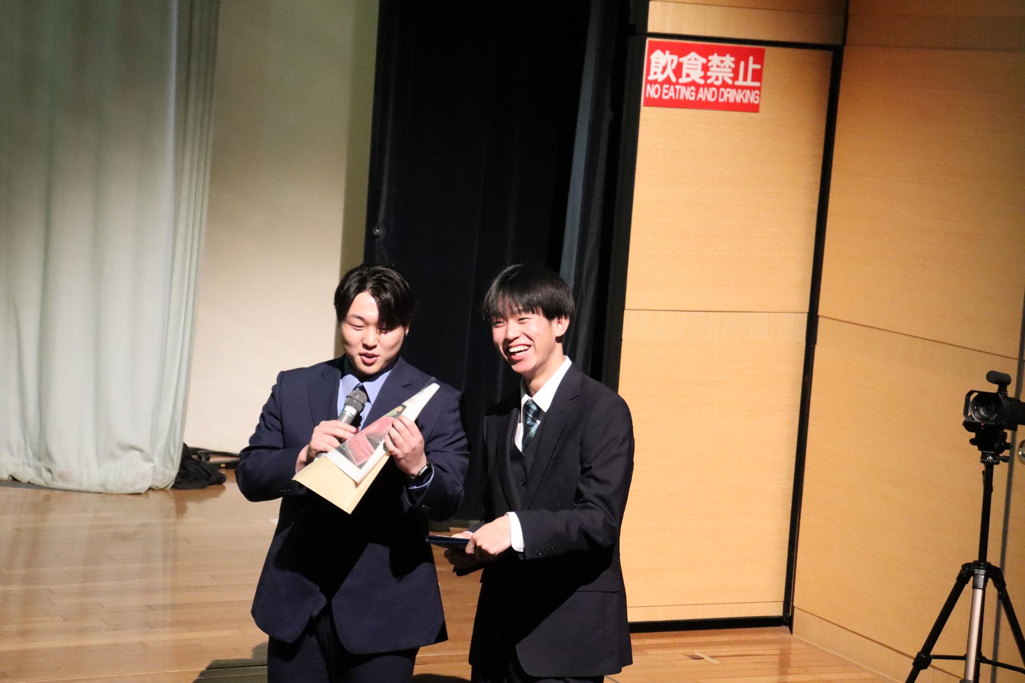 記念行事司会(本多さん・野口さん)