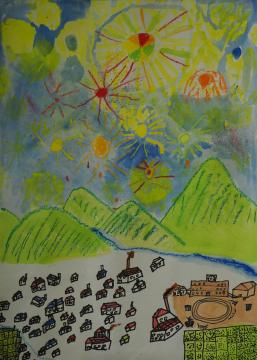 学校や民家が立つ町と山並みが描かれた上空に花火が大きく描かれている横山 健斗さんの作品