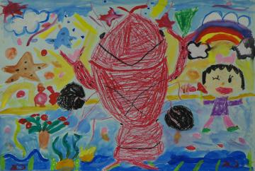 虹がかかった空に太陽や雲、大きな海が描かれ、ハサミを持ったザリガニの傍に女の子が描かれている池田 暖さんの作品