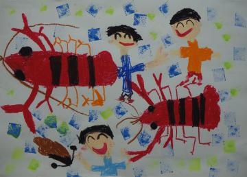 3名の子供と2本のハサミを持った2匹のザリガニが大きく描かれた近藤 遼茉さんの作品