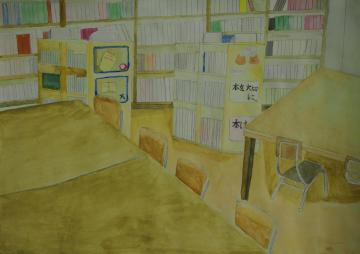 四角のテーブルと椅子が設置され、奥に本が沢山並んだ本棚が設置された図書館を描いた原 快成さんの作品