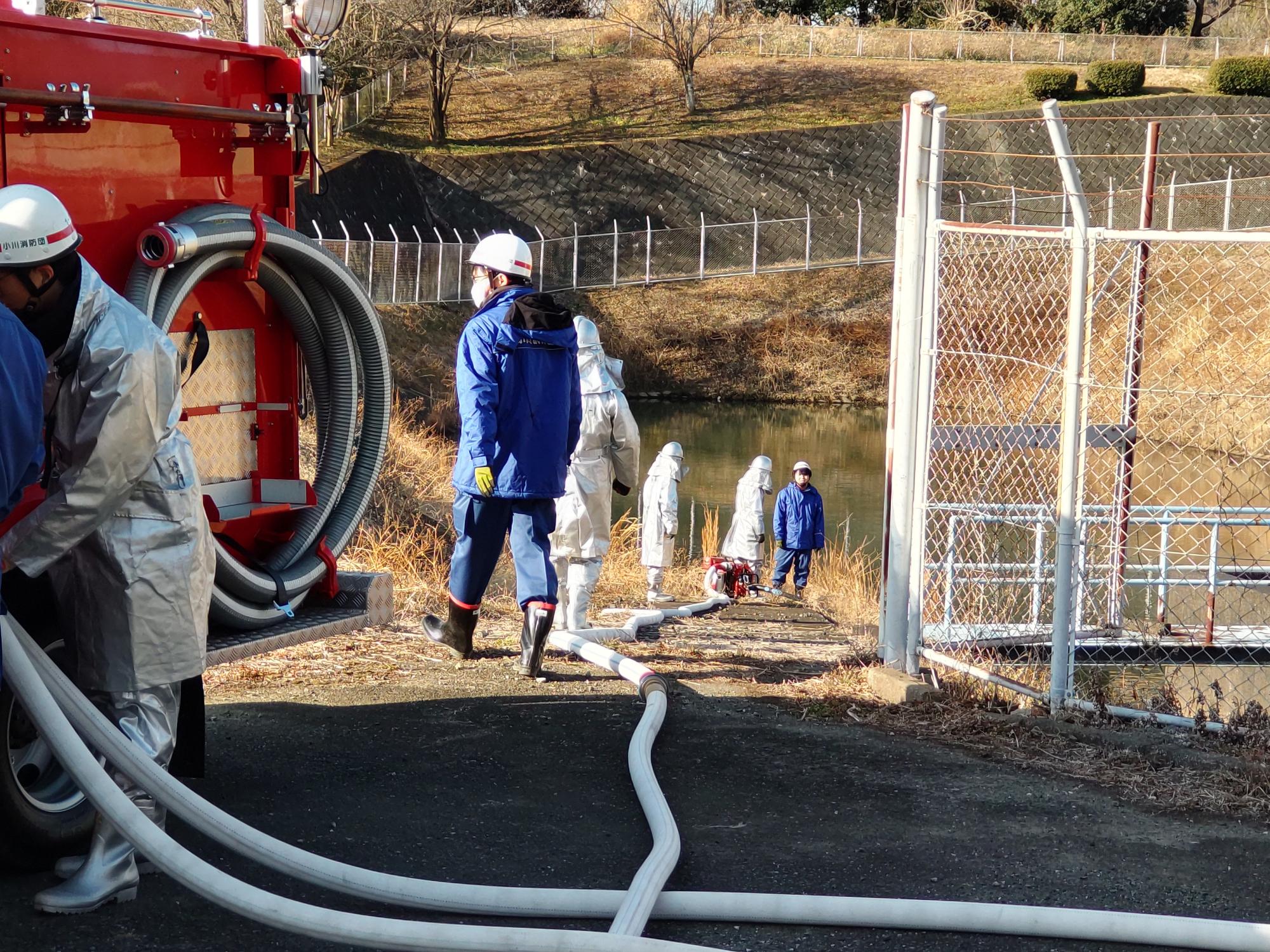 調整池からポンプで送水します