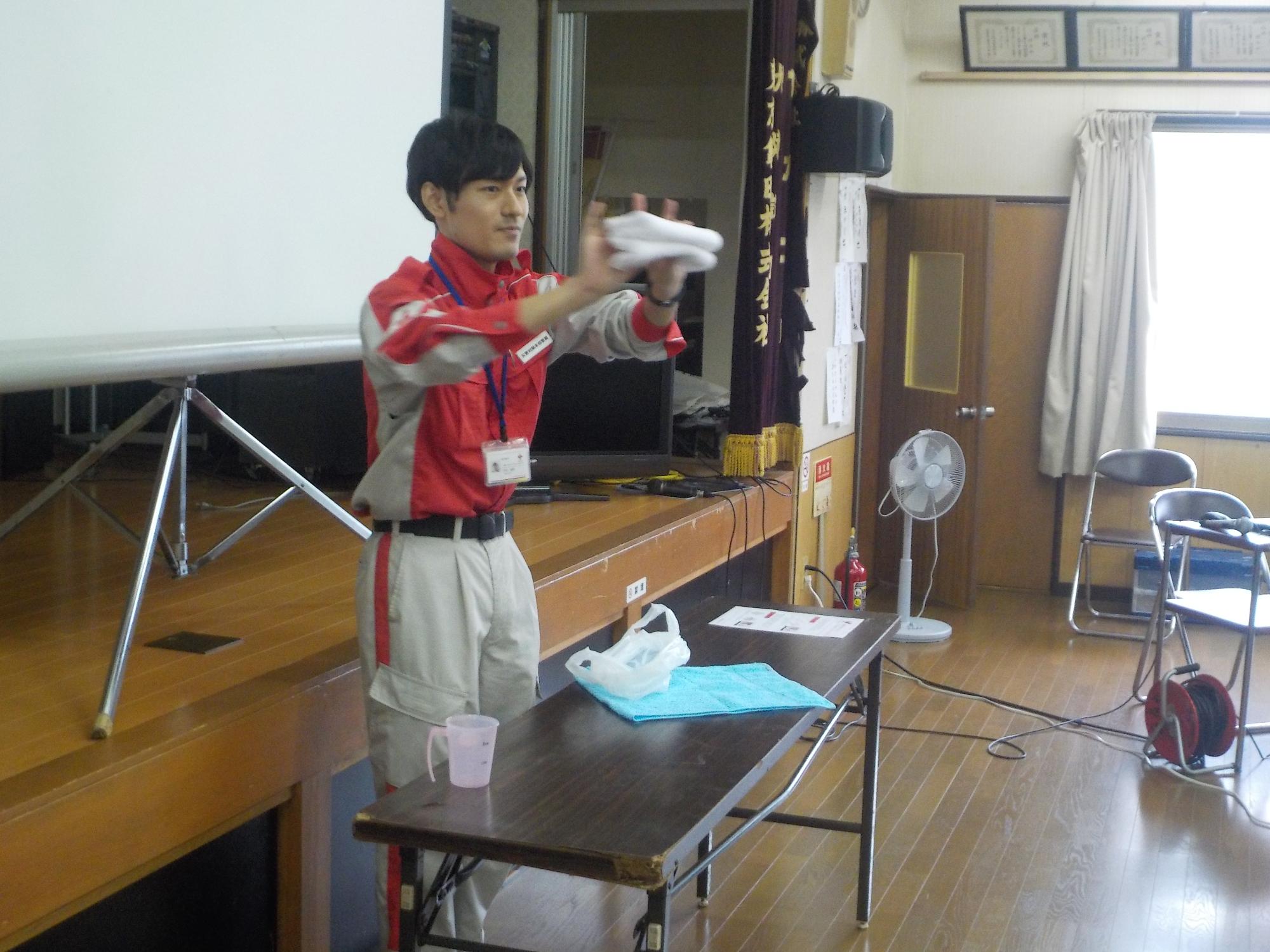 第3部 ホットタオルの作り方（実演）