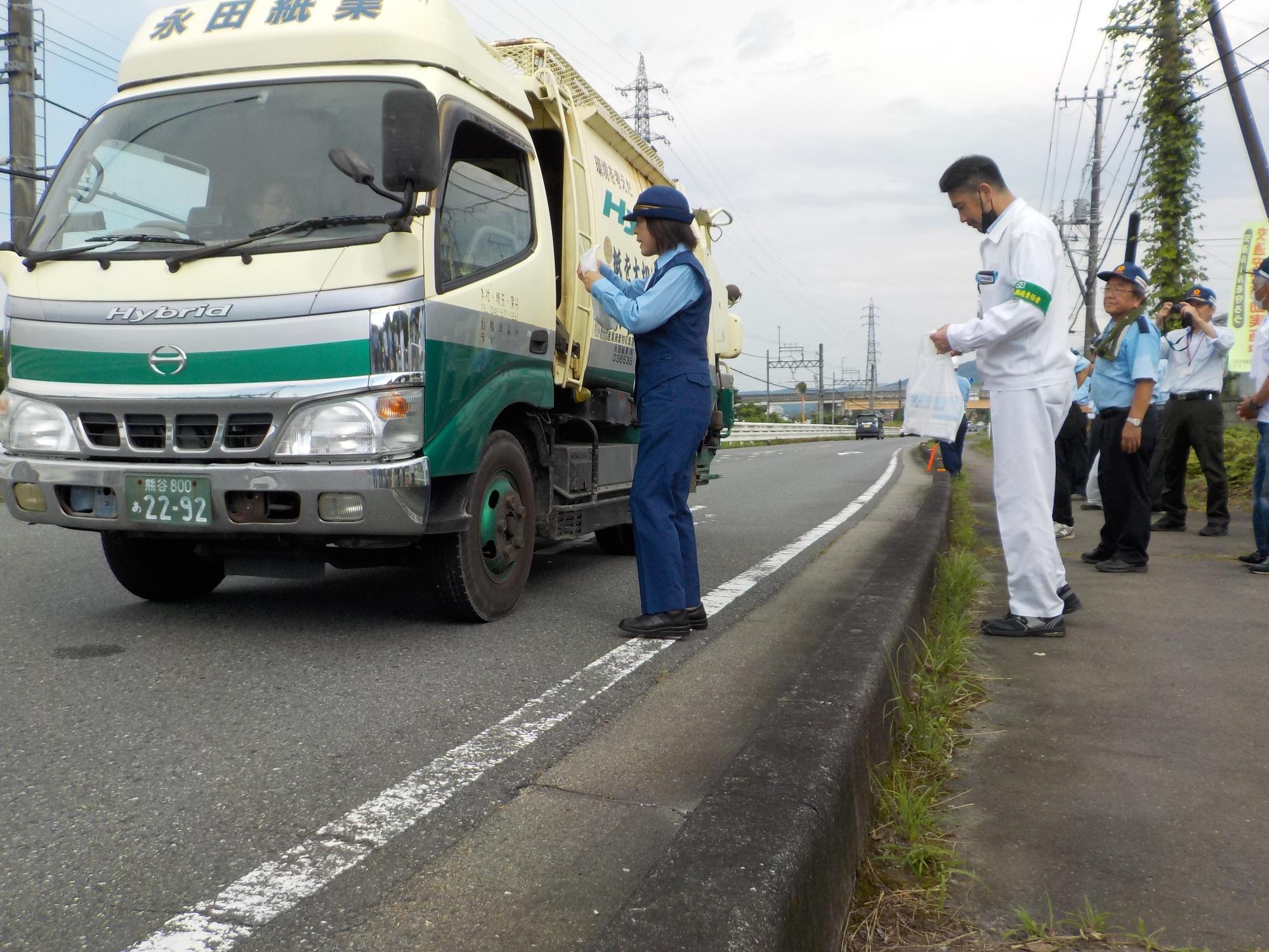 夏の交通事故防止運動01