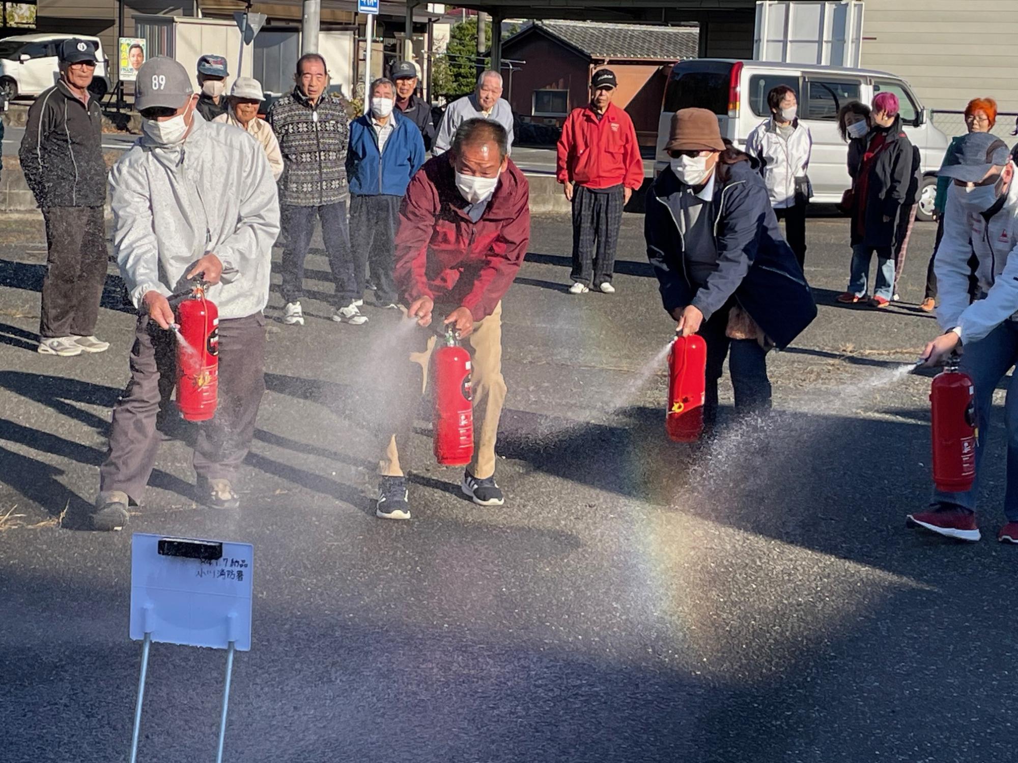みんなで力を合わせた火消し、お見事！